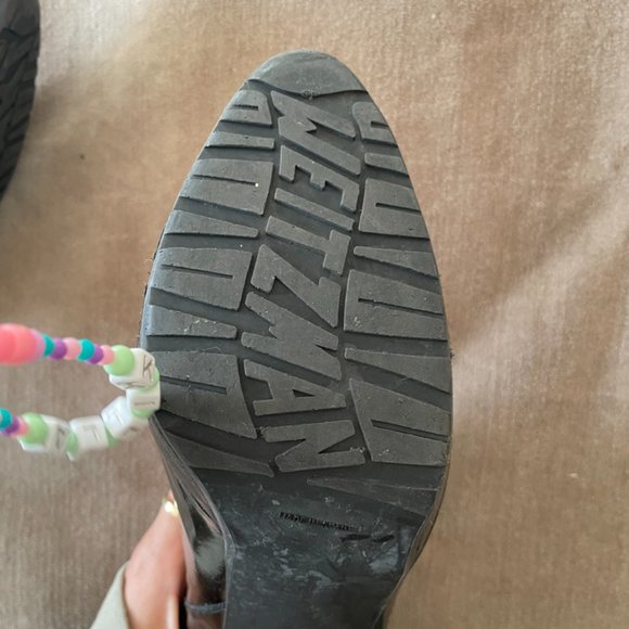 Stuart Weitzman - Picture 5 of 5